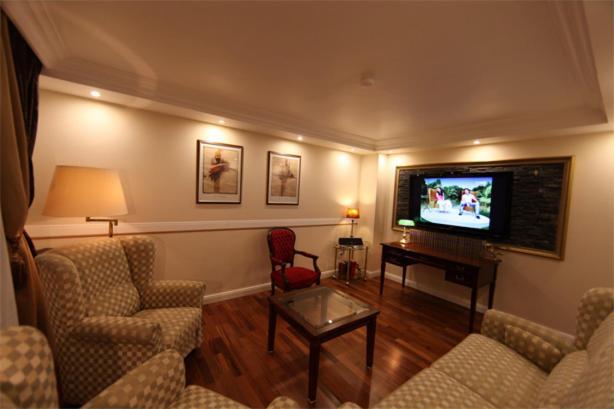 Golden Apartments Есен Екстериор снимка