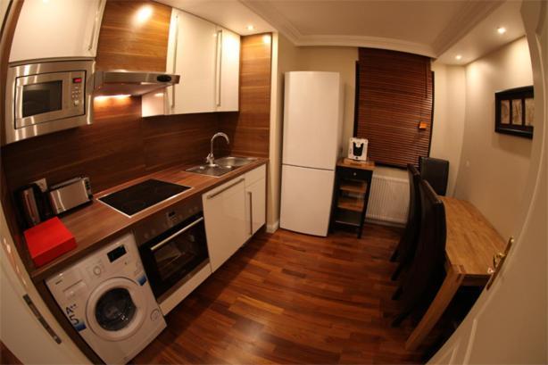 Golden Apartments Есен Екстериор снимка