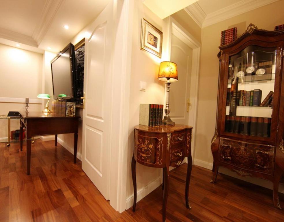 Golden Apartments Есен Екстериор снимка