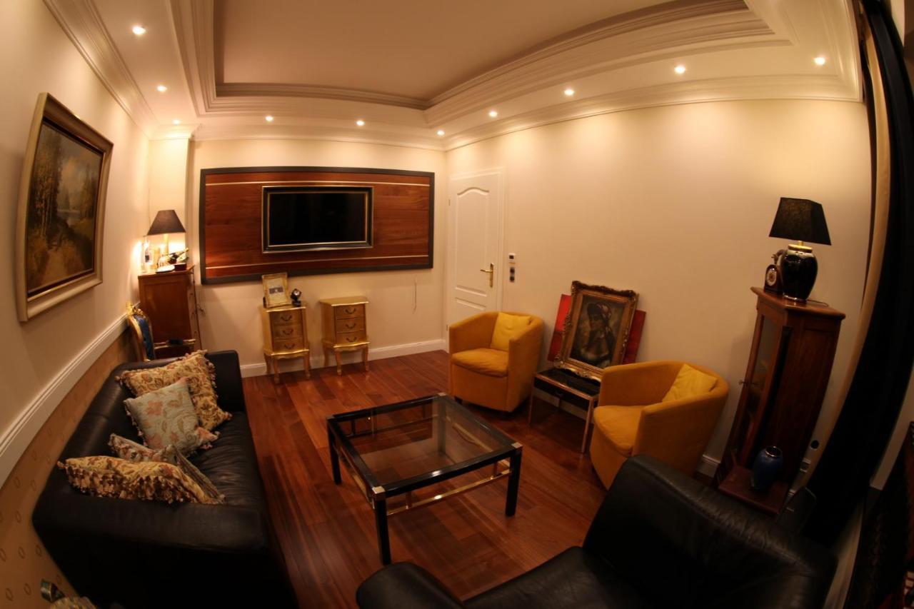 Golden Apartments Есен Екстериор снимка
