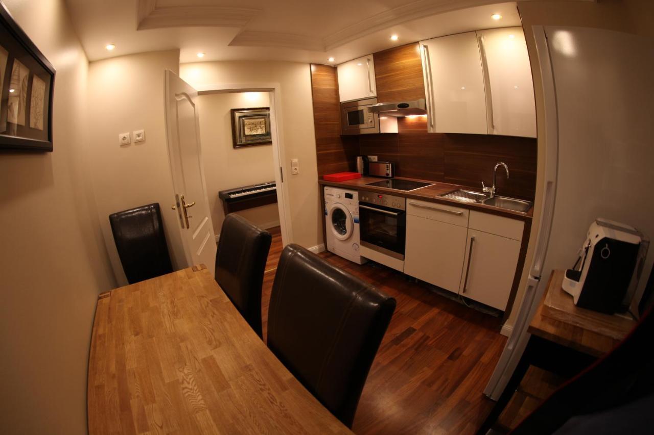 Golden Apartments Есен Екстериор снимка
