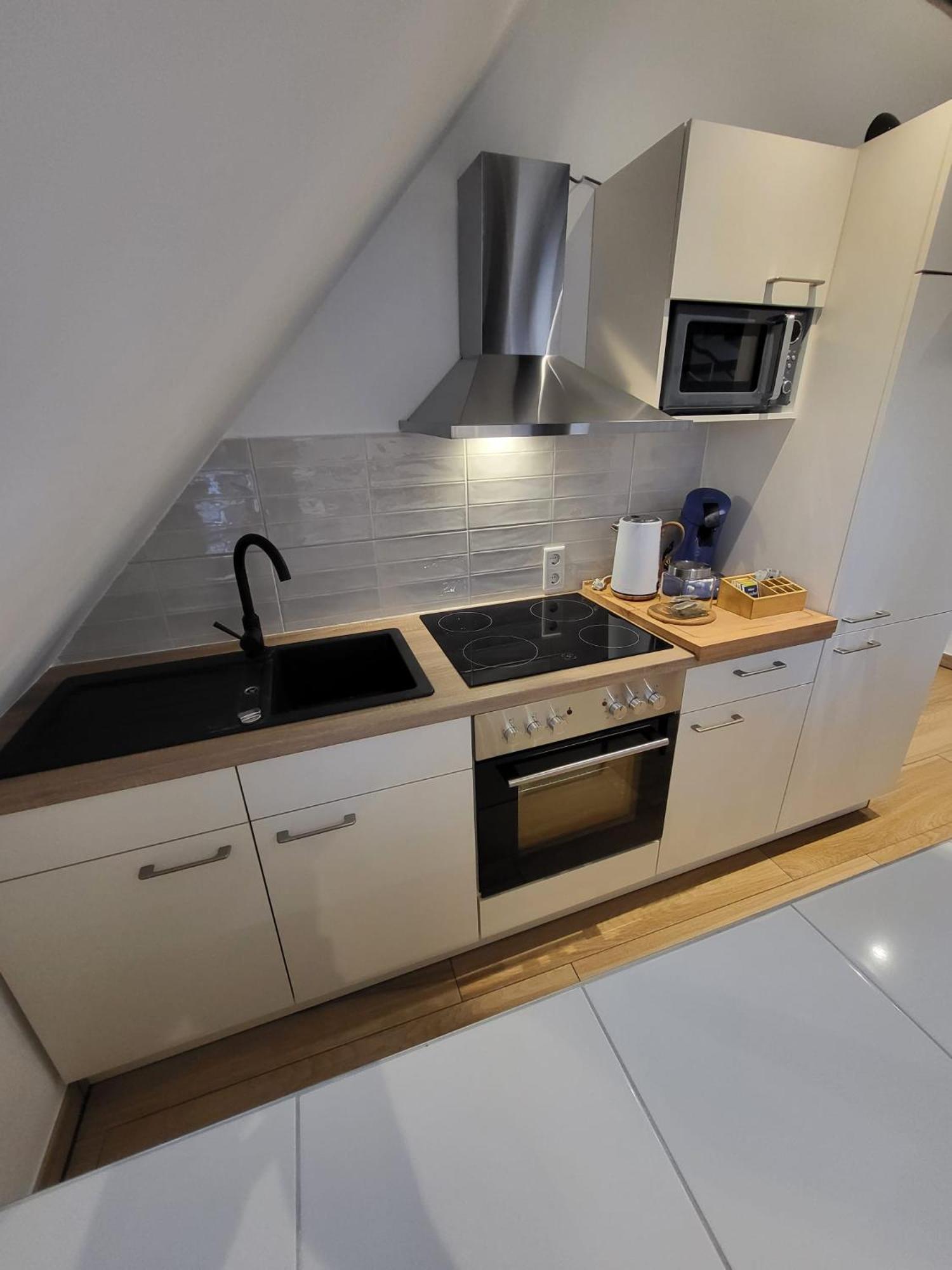Golden Apartments Есен Екстериор снимка
