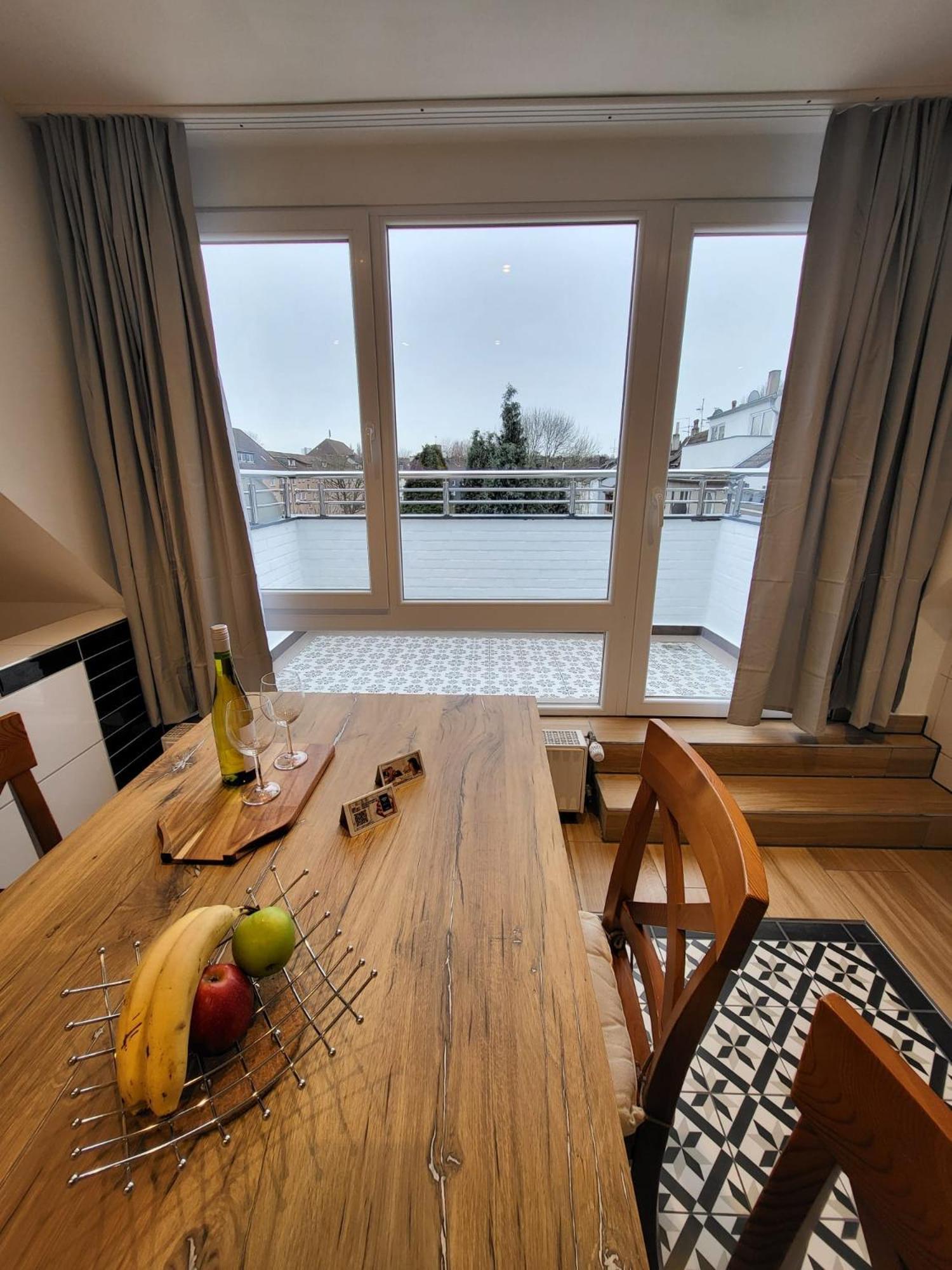 Golden Apartments Есен Екстериор снимка