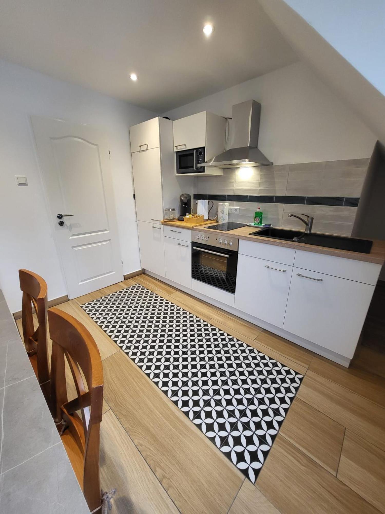 Golden Apartments Есен Екстериор снимка