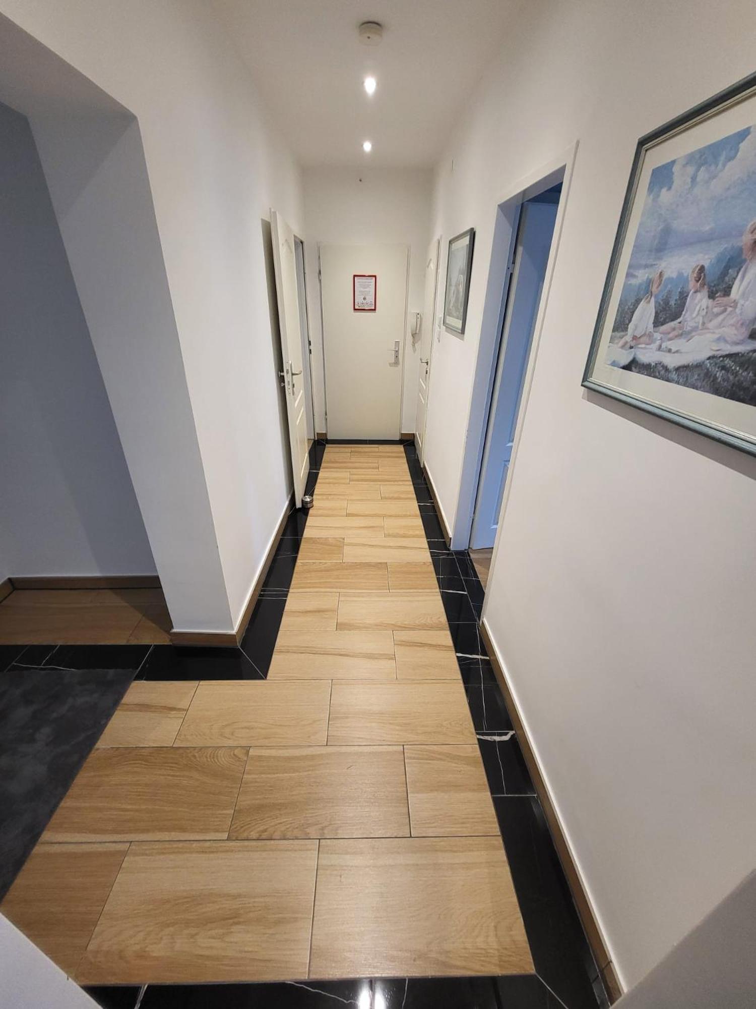 Golden Apartments Есен Екстериор снимка