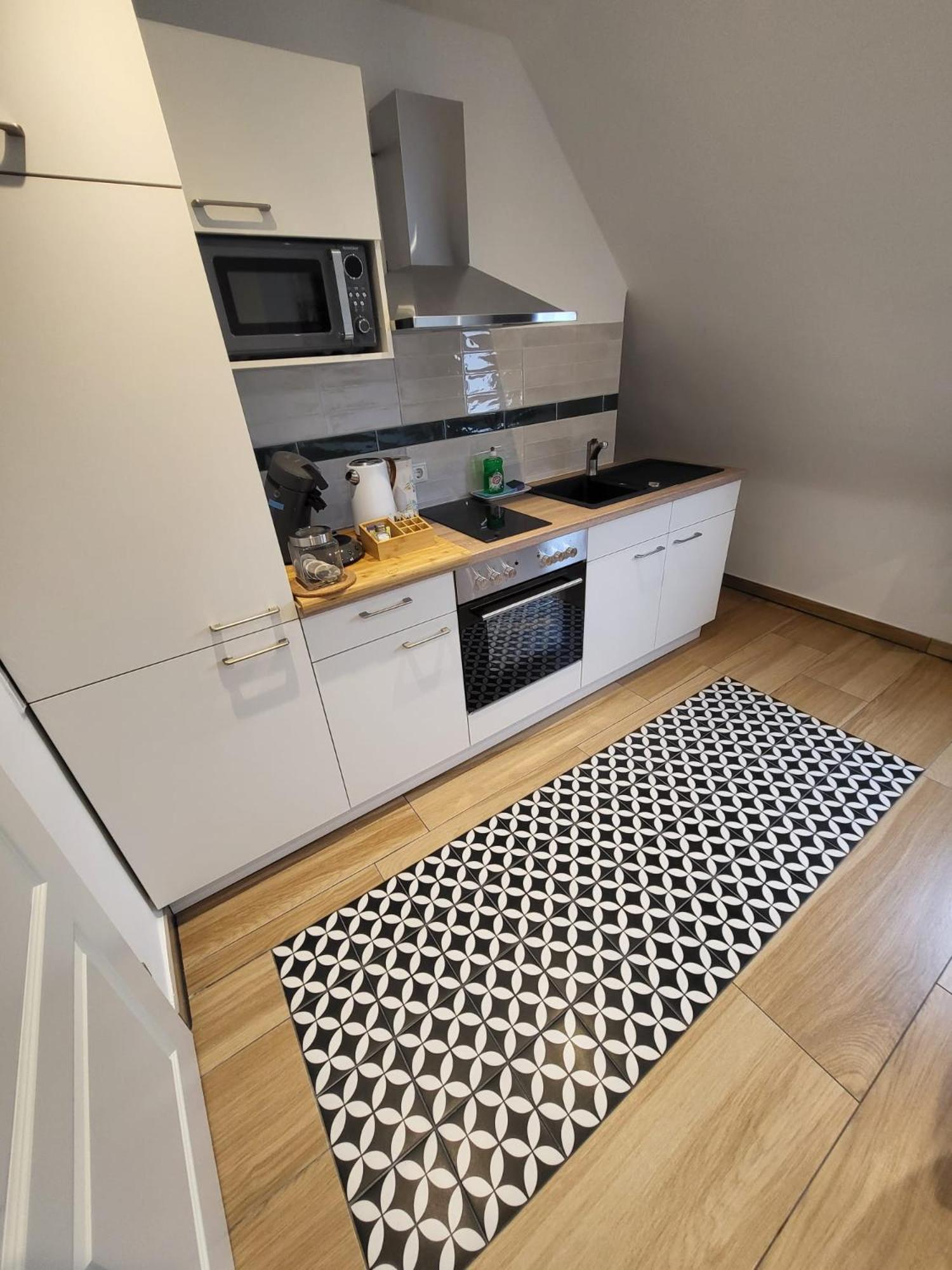 Golden Apartments Есен Екстериор снимка