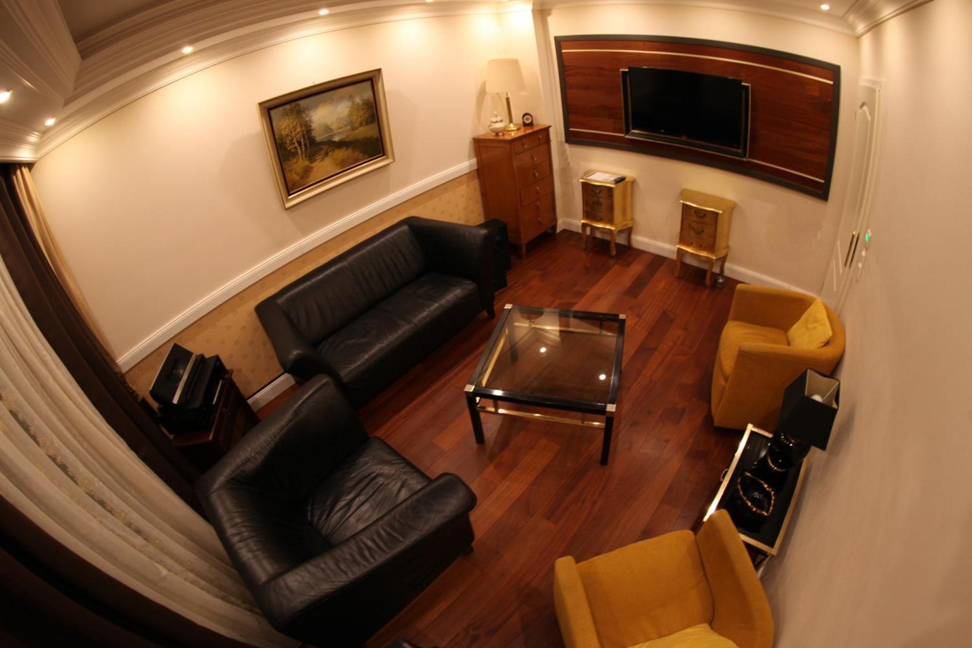 Golden Apartments Есен Екстериор снимка